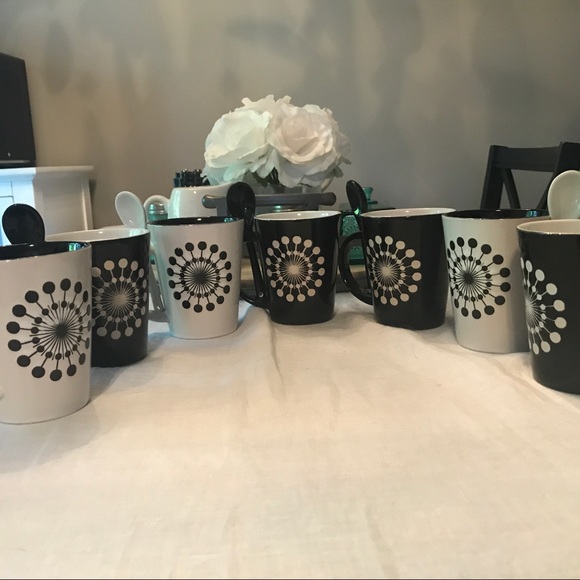 Home Essentials Other - Black & white Mugs with spoons set